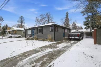 Main picture of 809 E 37th Ave