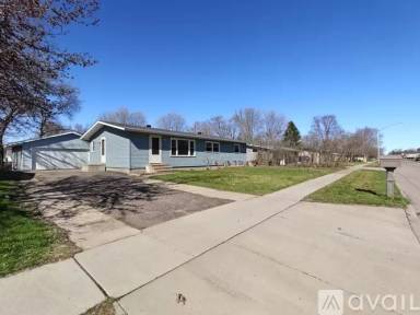 Main picture of 2212 Bartlett Ave