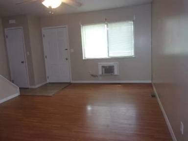 Main picture of 476 Laurel Dr