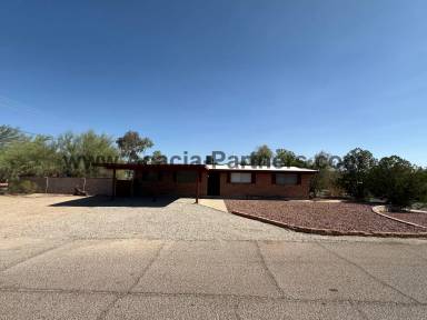 Main picture of 532 N Caribe Ave