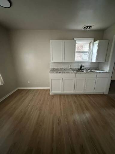 Main picture of 15818 Lappin St