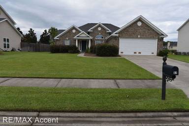 Main picture of 33 Patriot Dr