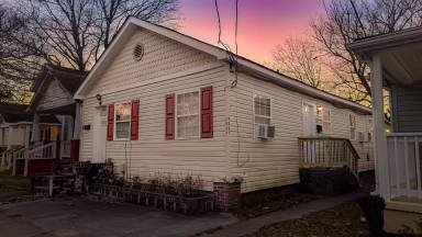 Main picture of 3027 Peronne Ave