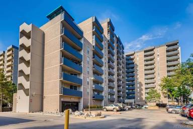 Main picture of Parkway Condominiums