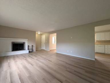 Main picture of 1715 McLean Blvd