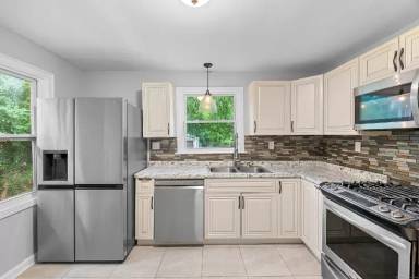 Main picture of 41 N Sheffield St