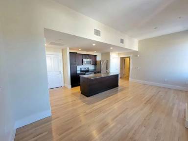 Main picture of 132 Main St