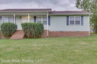 Main picture of 525 Woods Dr