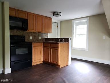 Main picture of 482 Essex St