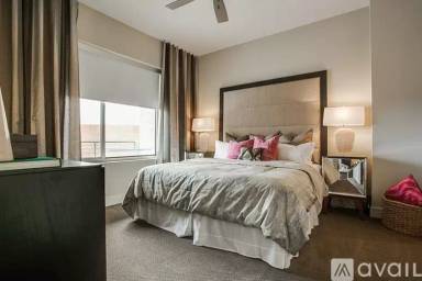 Main picture of 210 Barton Springs Rd