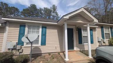 Main picture of 210 Youngs Mill Rd