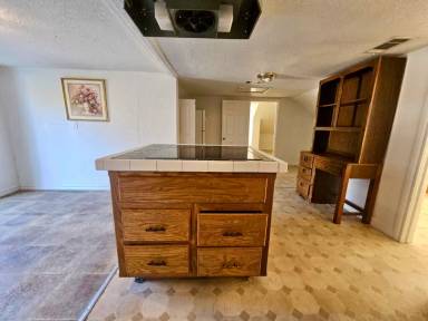 Main picture of 2733 Avenue C
