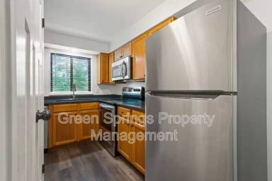 Main picture of 255 Main St