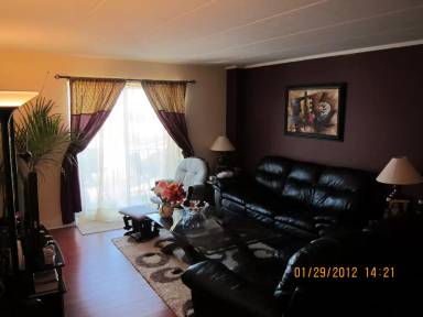 Main picture of 300 S Roselle Rd