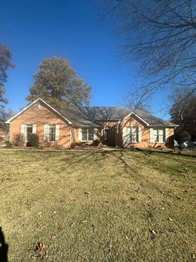 Main picture of 212 Brooks Dr