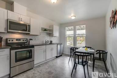 Main picture of 3901 S Angel Pl