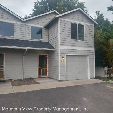 Main picture of 2417 SW Wickiup Ct