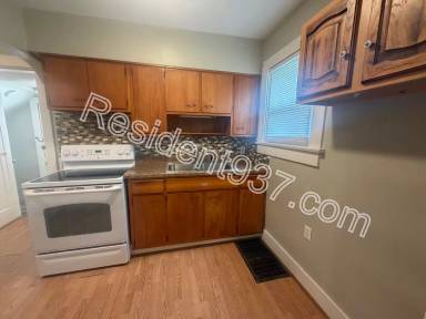 Main picture of 1520 S Smithville Rd