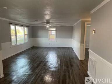 Main picture of 704 Locust St