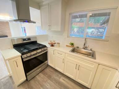 Main picture of 2900 Wright Ave