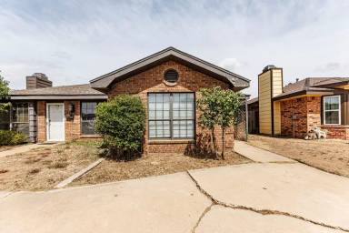 Main picture of 9609 Elmwood Ave