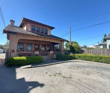 Main picture of 145 W Beach St