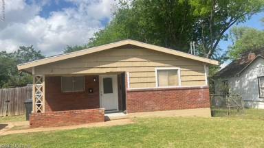 Main picture of 213 Hosack St