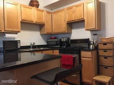 Main picture of 2850 N Christiana Ave