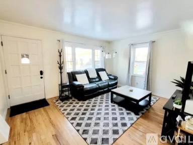 Main picture of 1527 McLean Ave
