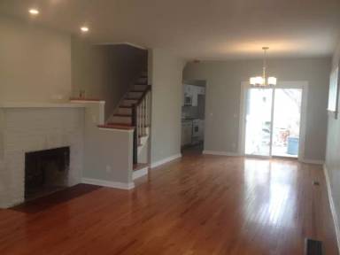 Main picture of 1305 W 106th St