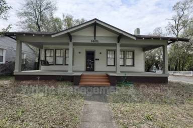 Main picture of 1401 E Powhatan Ave