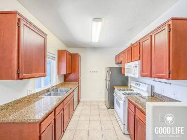 Main picture of 7671 Mission Gorge Rd