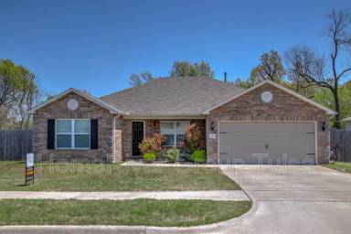 Main picture of 7405 S Elder Ave