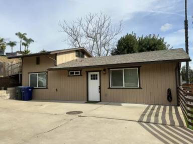 Main picture of 8474 Golden Ridge Rd