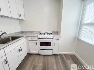 Main picture of 114 2nd St