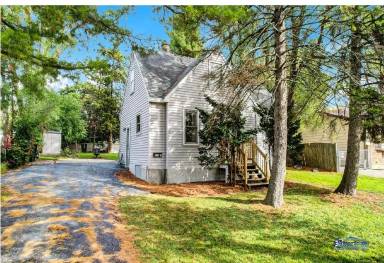 Main picture of 708 S Cedarwood Cir