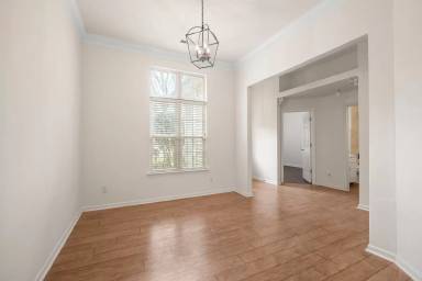 Main picture of 10034 Highlands Crossing Dr