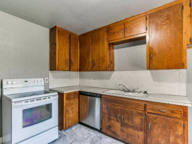 Main picture of 6706 SE 15th St