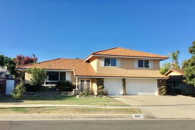 Main picture of 15505 Facilidad St
