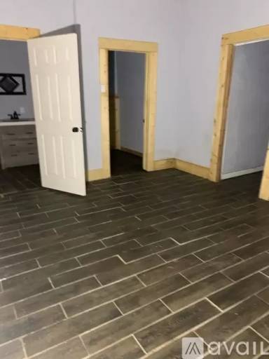 Main picture of 108 W 6th St