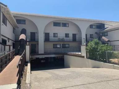 Main picture of 1564 Carlin St