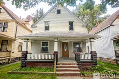 Main picture of 3338 Marvin Ave