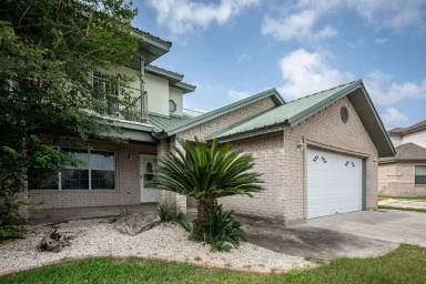 Main picture of 854 Lago Vista Dr