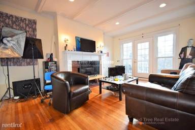Main picture of 155 Coolidge St