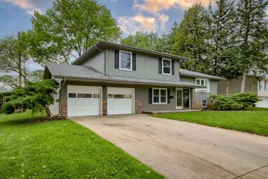 Main picture of 7106 Pine Dr