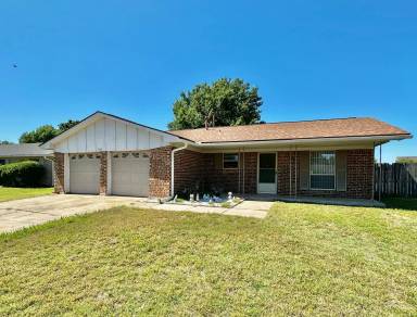Main picture of 7203 NW Kingsbury Ave