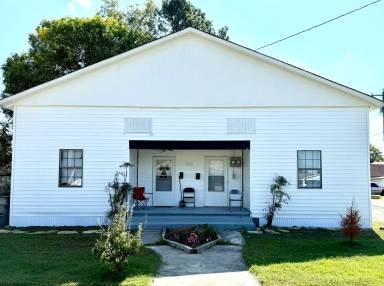 Main picture of 502 E Court St