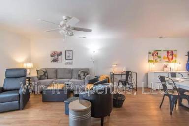 Main picture of 565 Primrose Dr