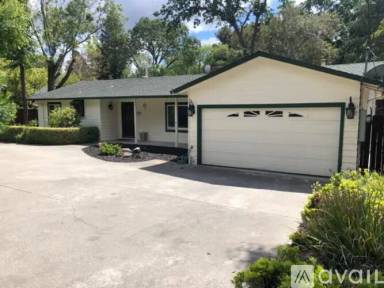 Main picture of 319 Marshall Dr