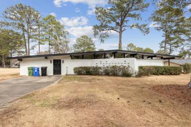 Main picture of 2841 Edgewood Rd